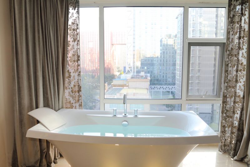 Elegant Bathtub Setup